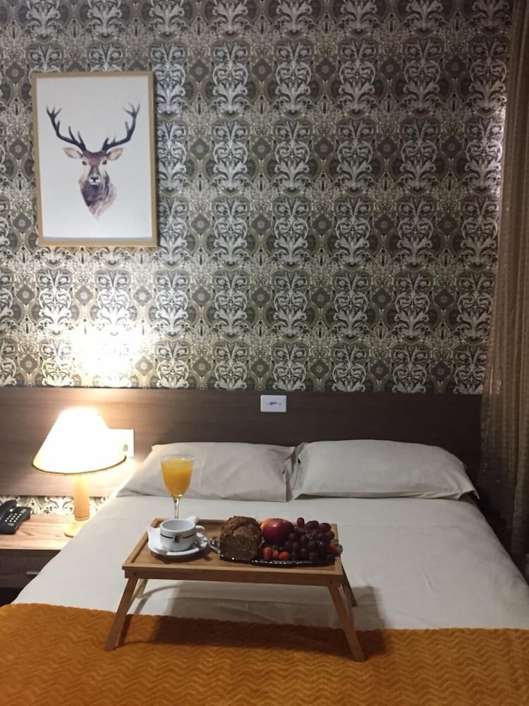 Deluxe Double or Twin Room photo 3