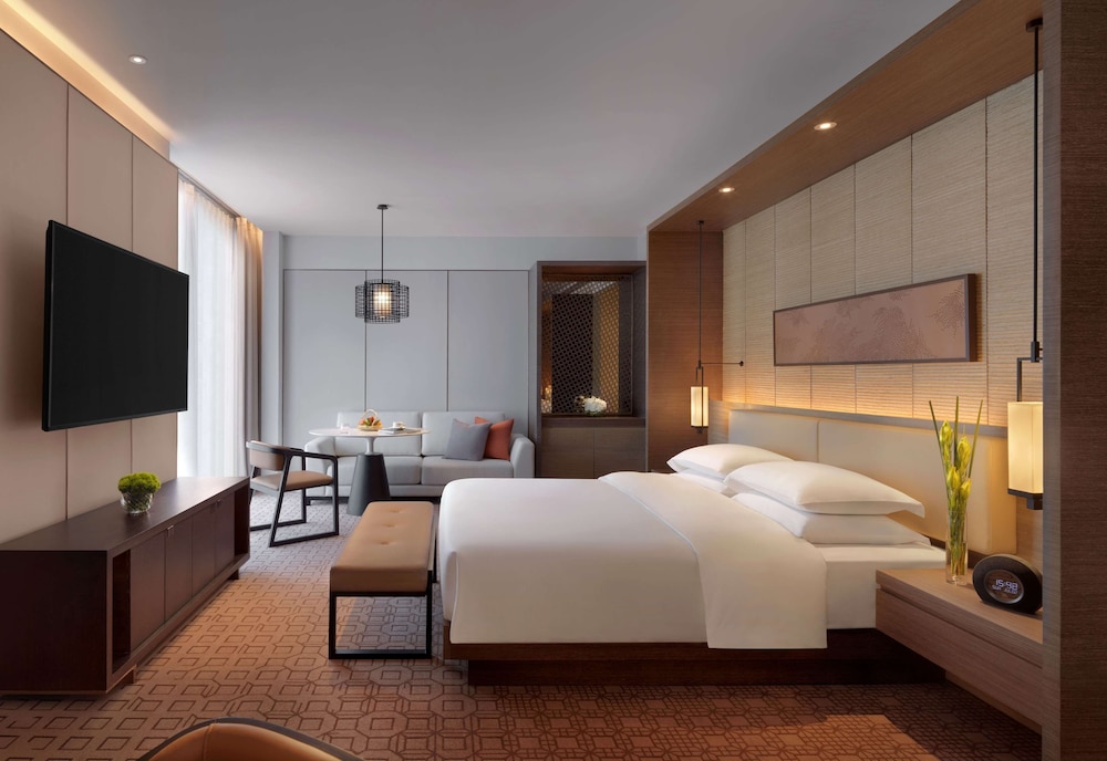 Club Room, 1 King Bed (Deluxe)