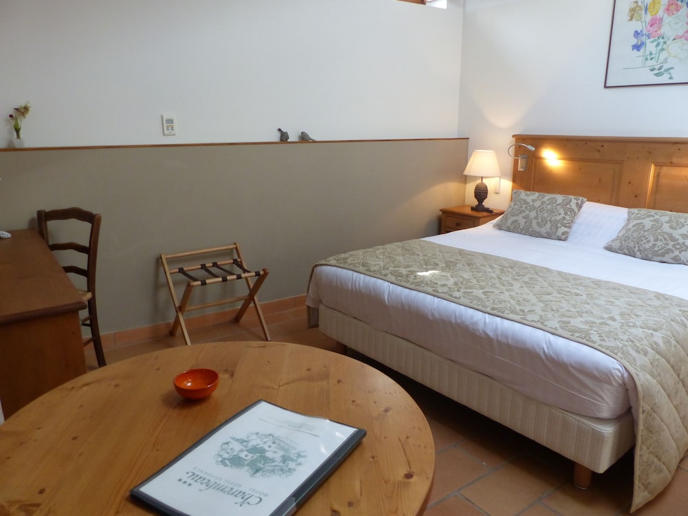Standard Double Room (Medium) photo 1