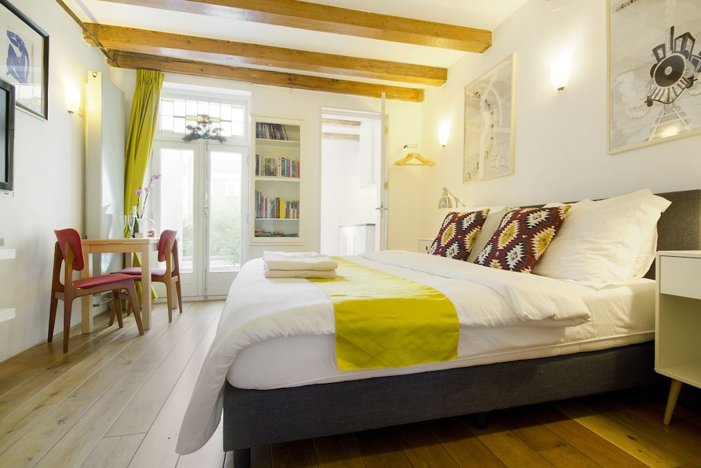 Deluxe Studio, Kitchenette