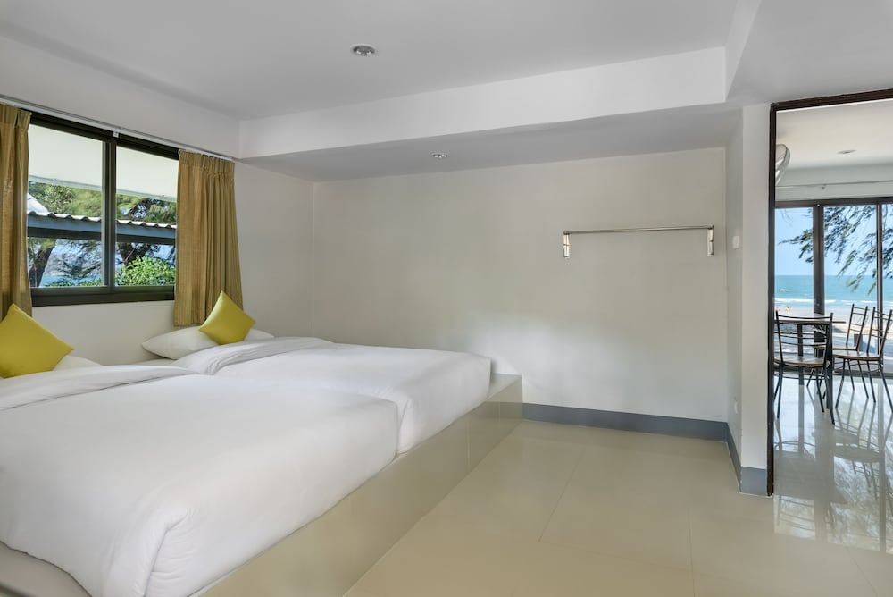 Beach House, 2 Bedrooms, Sea View - Photo 2