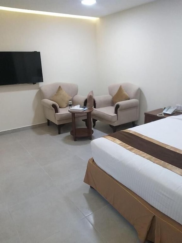 Deluxe Room - Photo 2