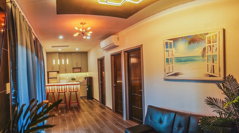 Deluxe Pool View Suite photo 3