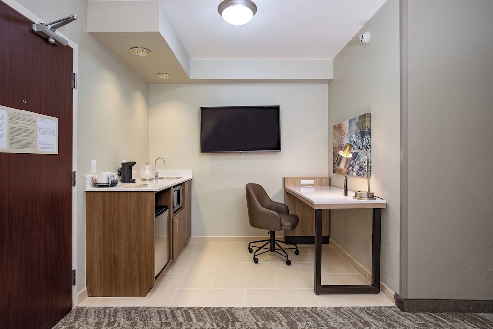 Suite, 2 Double Beds - Photo 3