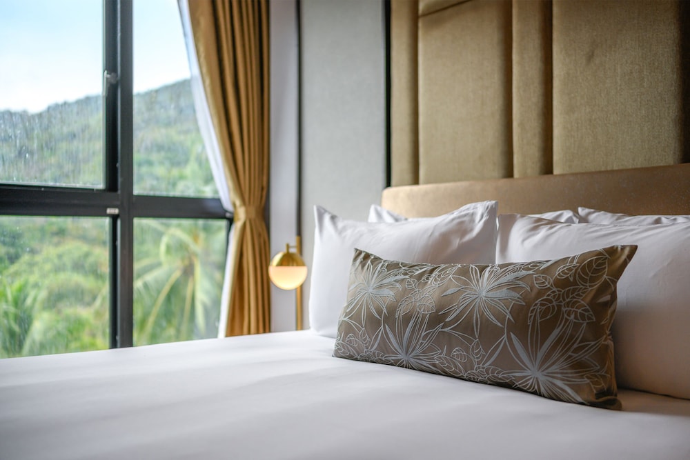 Deluxe Room - Photo 1