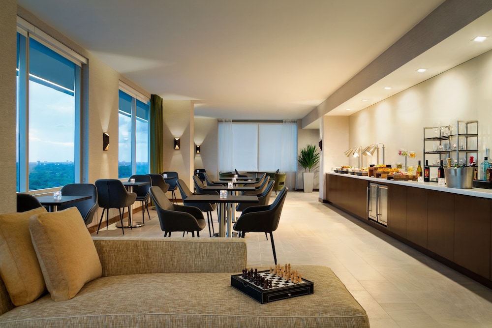 Premium Room, 2 Queen Beds, Accessible, Club Lounge Access photo 2