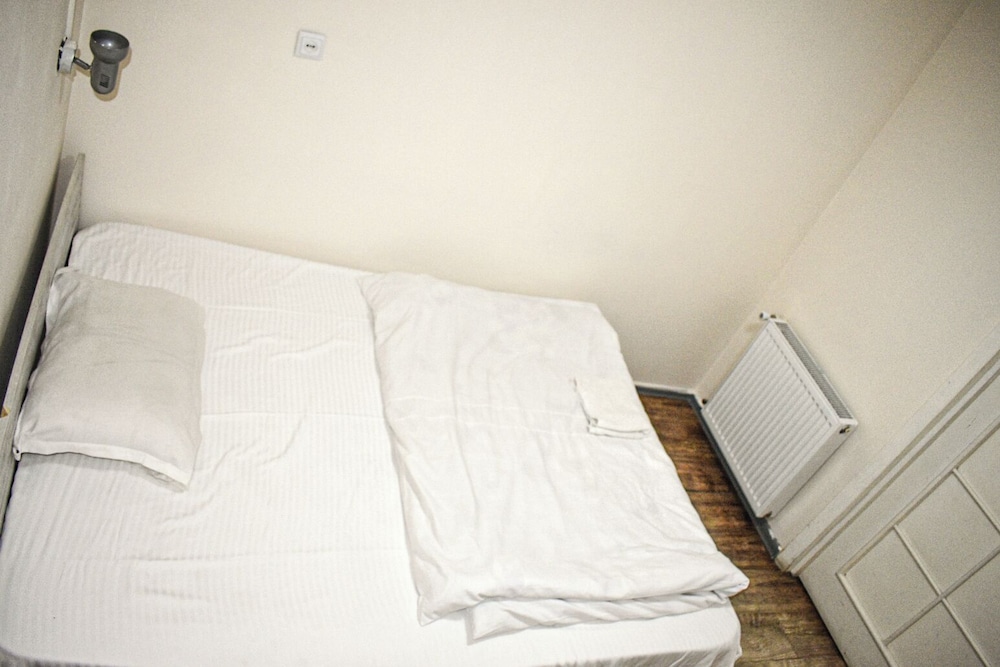 Economy Double Room photo 2