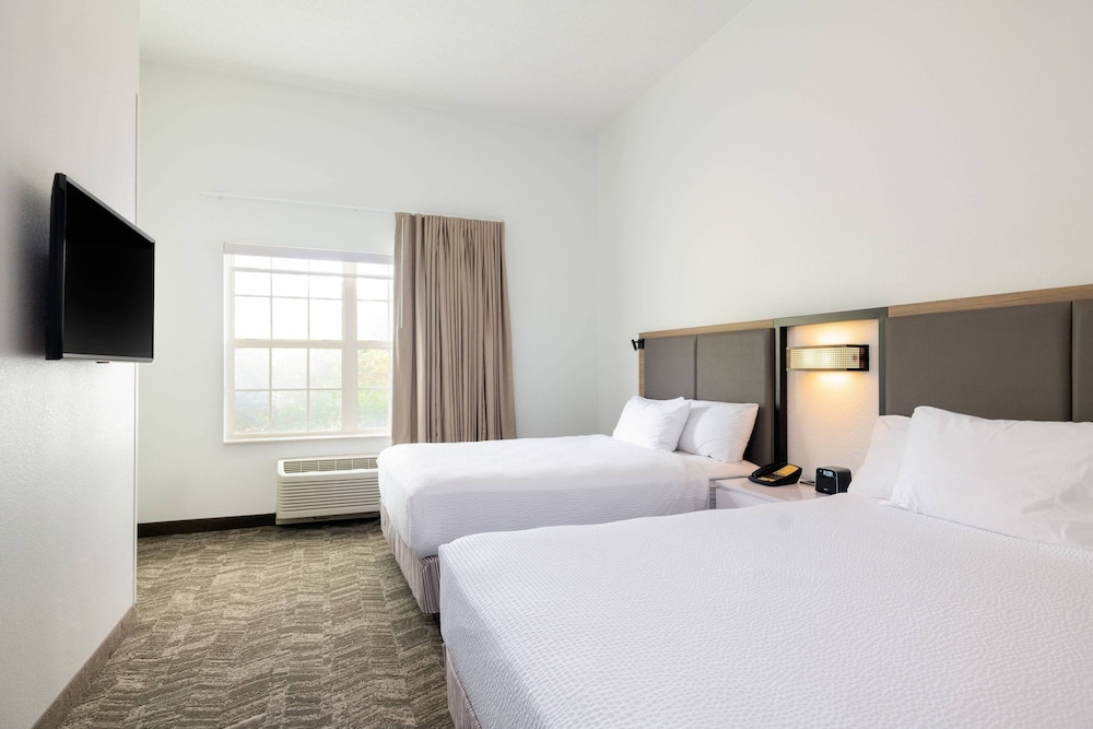 Suite, Multiple Beds - Photo 3