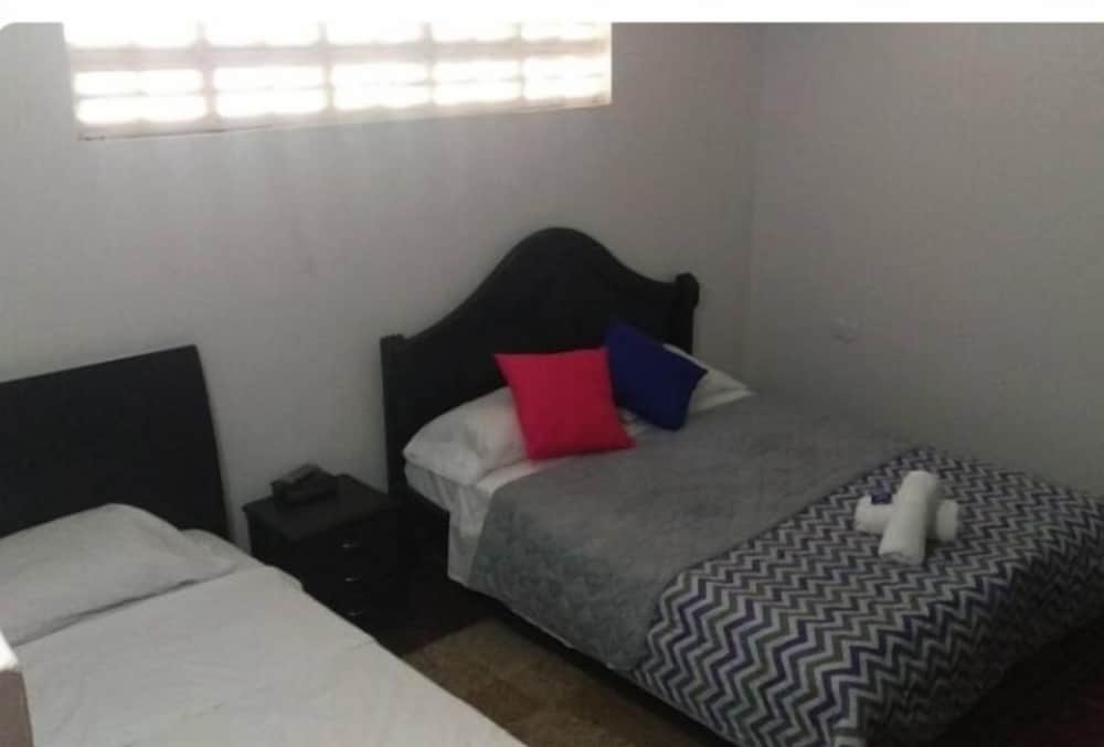 Basic Apartment photo 3