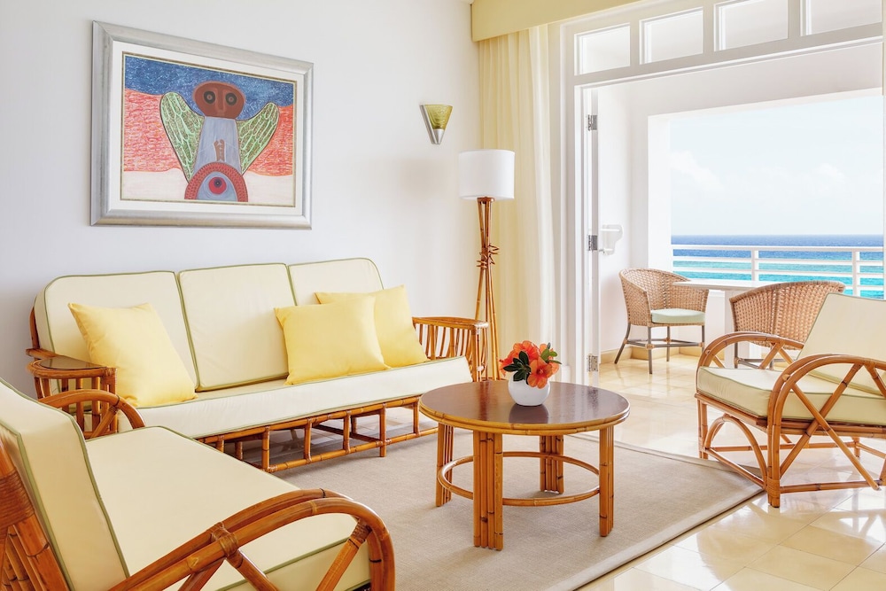 One Bedroom Ocean Suite