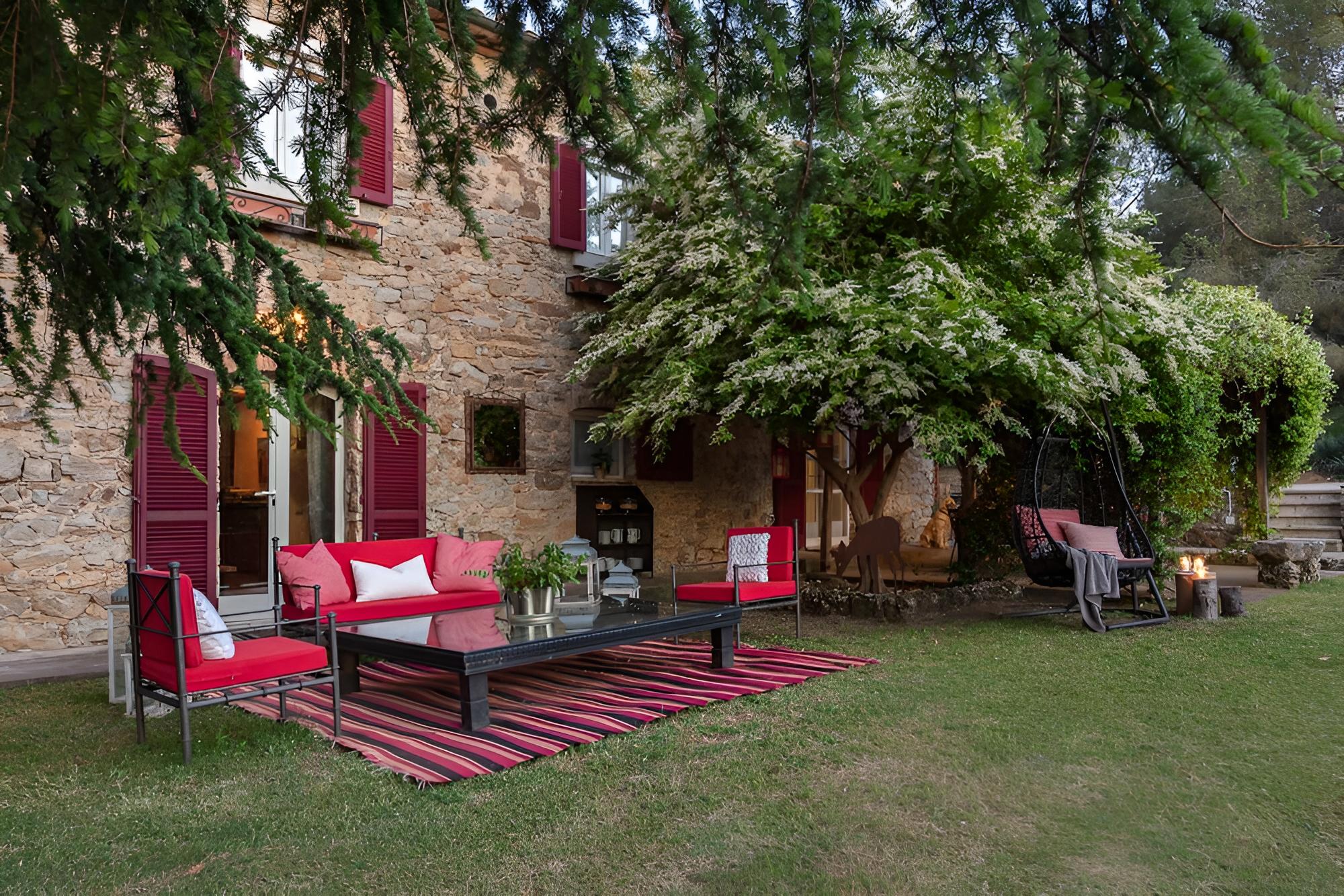 Villa photo 2