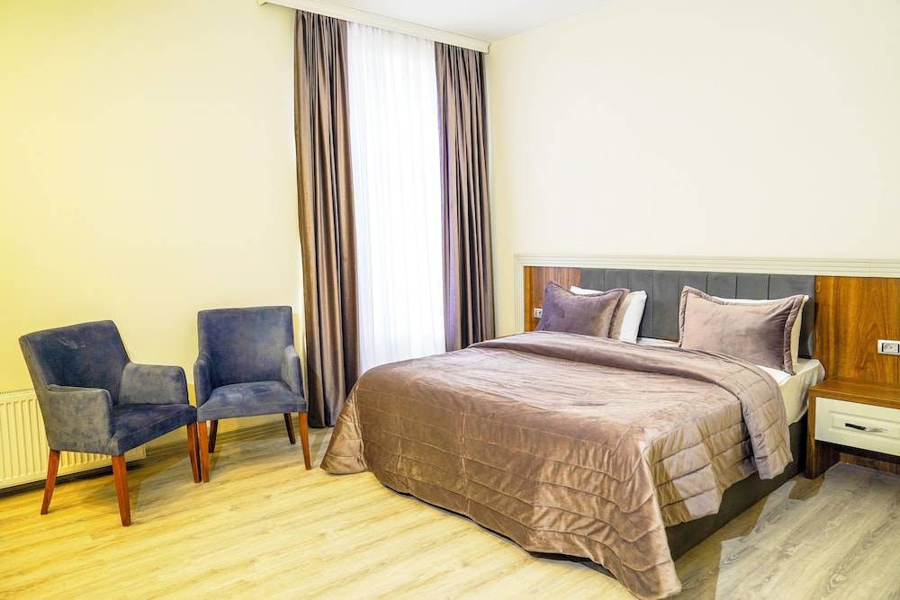 Standard Room, 1 King Bed
