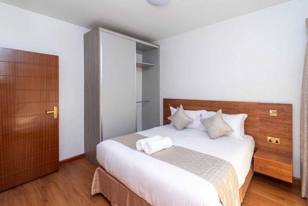 Executive Apartment, 2 Bedrooms, Pool View photo 2