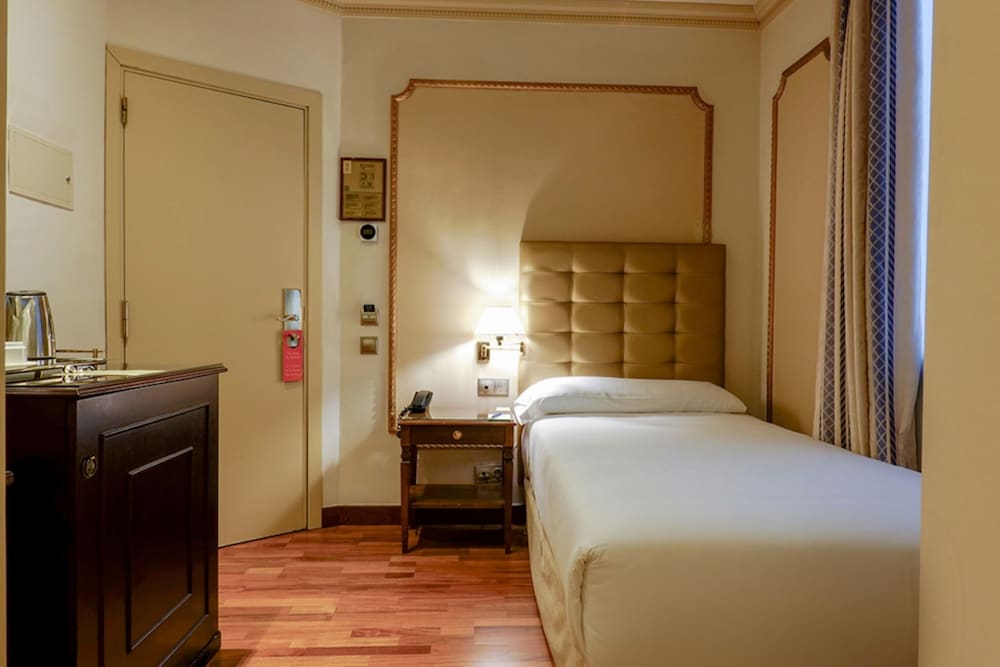 Basic Single Room (Interior)