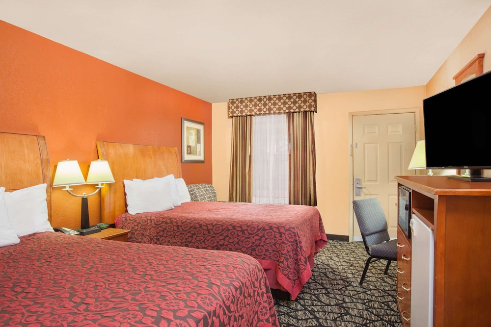 Room, 2 Double Beds, Non Smoking - Photo 1