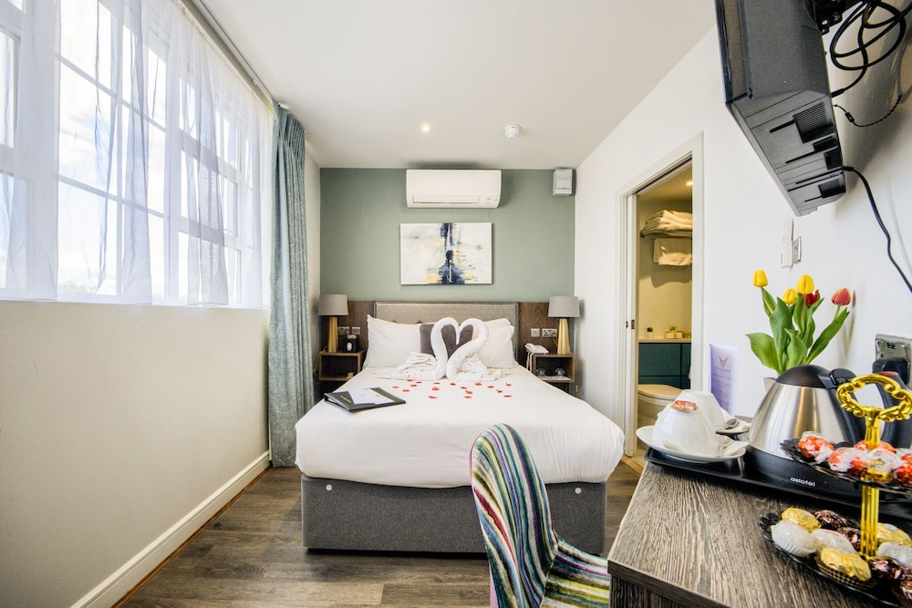 Economy Room, 1 Queen Bed, City View photo 3