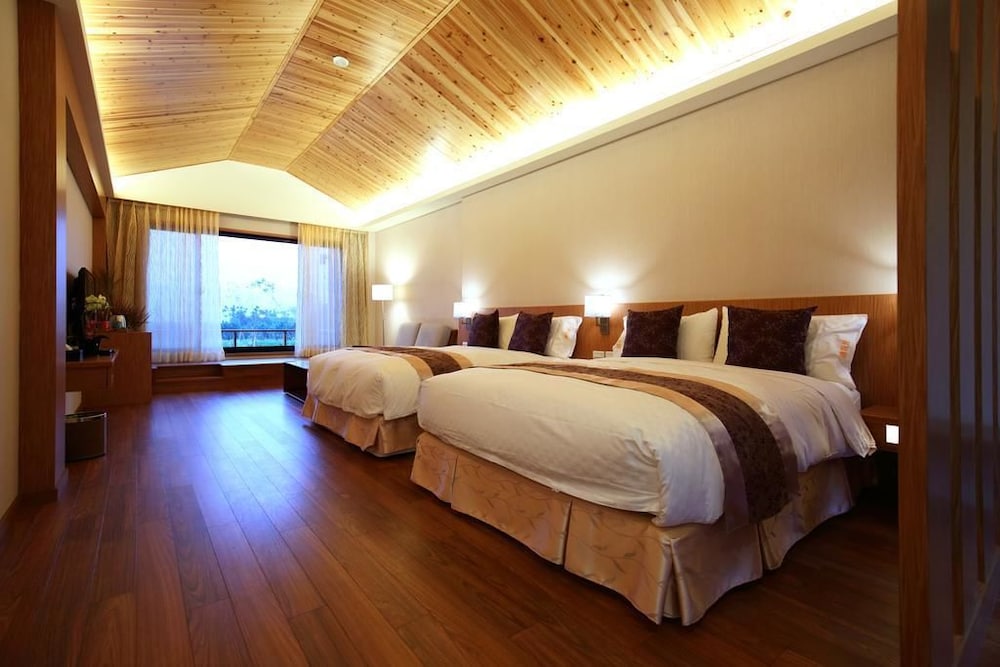 Quadruple Room, Lake View photo 1