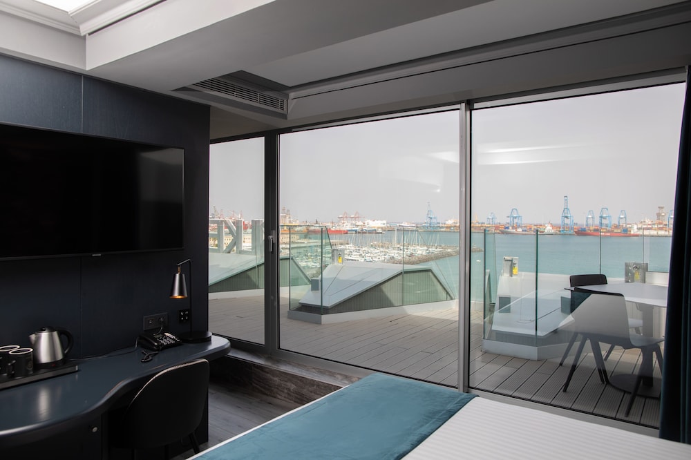 Premium Room, Sea View thumbnail 5