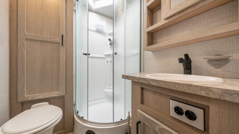 Basic Room, 1 Bedroom (Caravan USA 12 (BBQ,Pet-Friedly)) - Photo 17