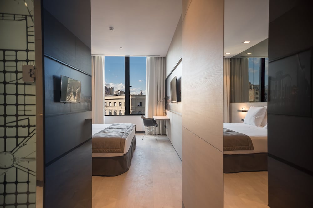 Superior Room, City View