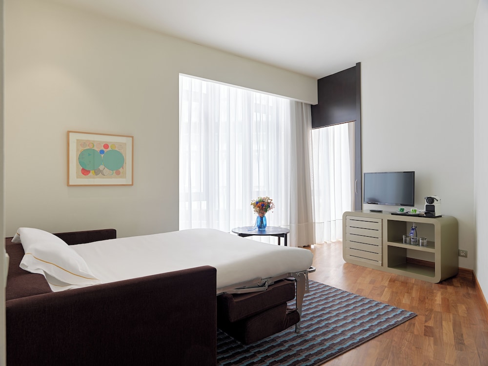 Suite (Triple Use)