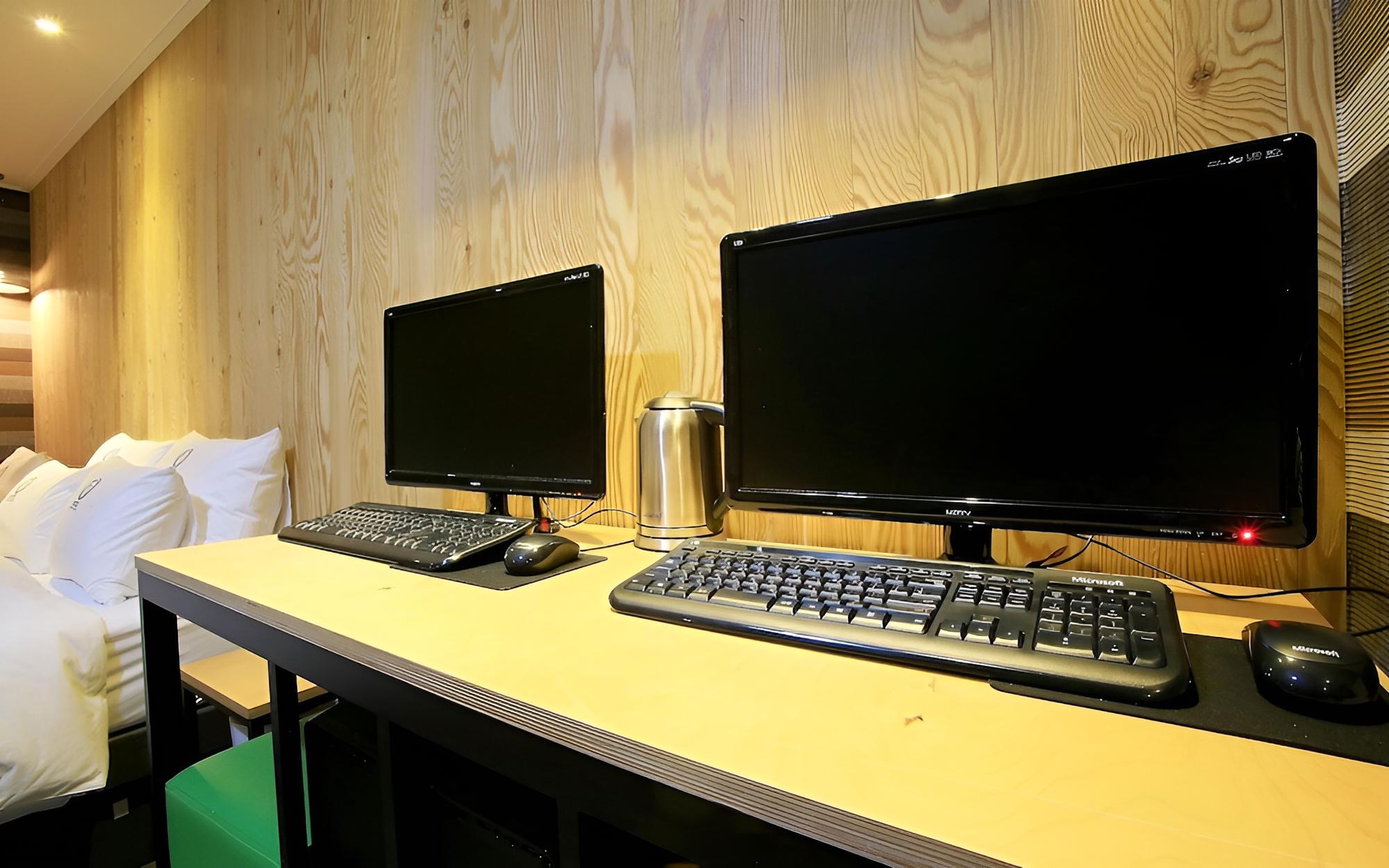 Room (Premium Twin (OTT Styler)) - Photo 21