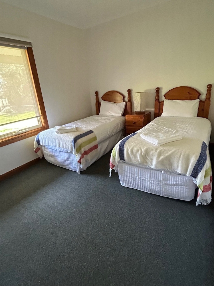 Standard Suite, Multiple Bedrooms, Non Smoking, Kitchen photo 2