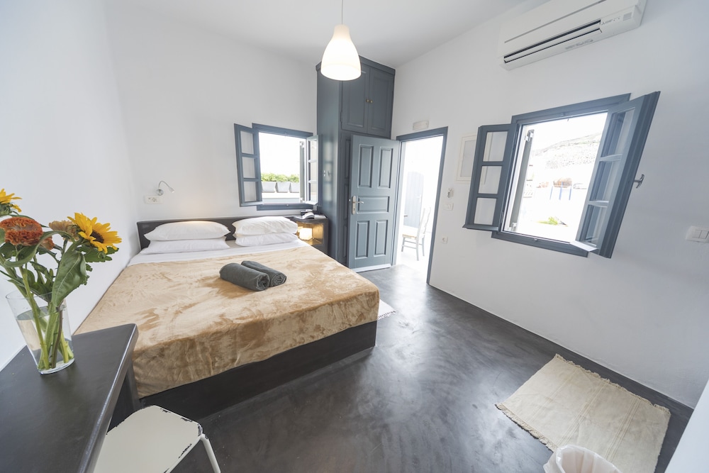 Two Bedroom Apartment with outdoor hot tub - Photo 10