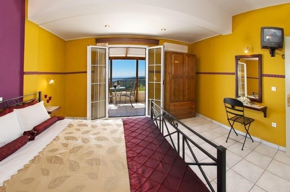 Family Apartment, 1 Bedroom, Sea View photo 3