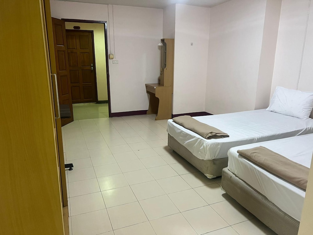 Deluxe Twin Room, City View