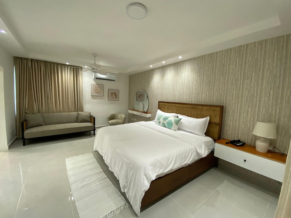Deluxe Studio Suite