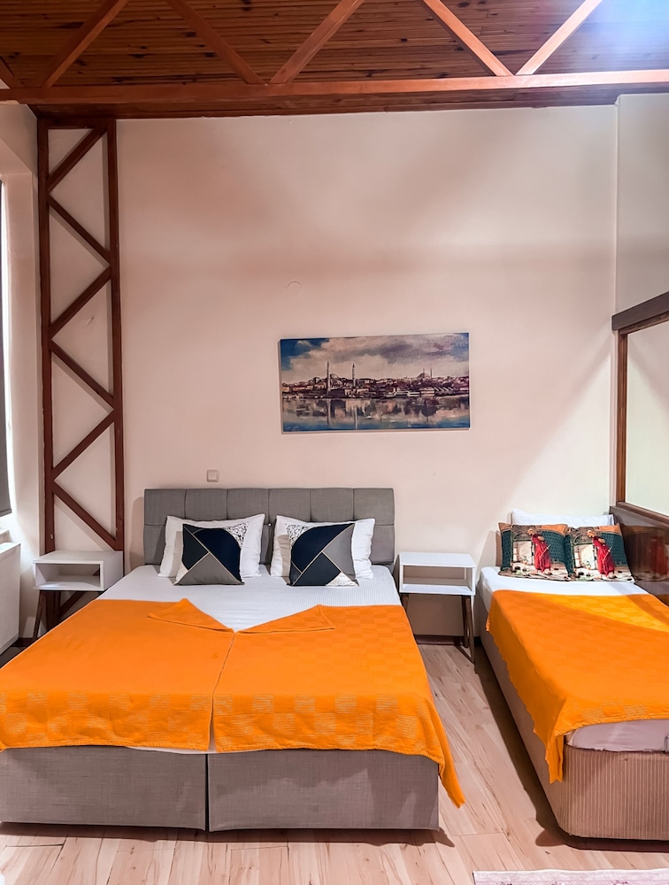 Superior Studio, Multiple Beds photo 1