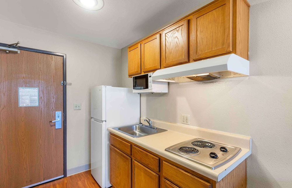 Standard Studio, Non Smoking, Refrigerator & Microwave photo 2