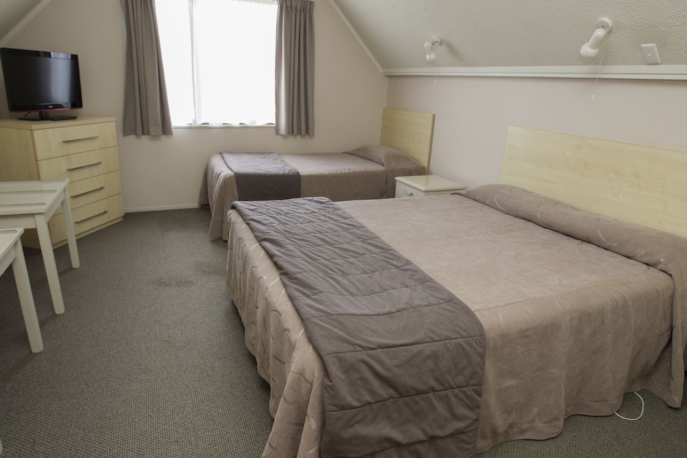 Apartment, 2 Queen Beds photo 2