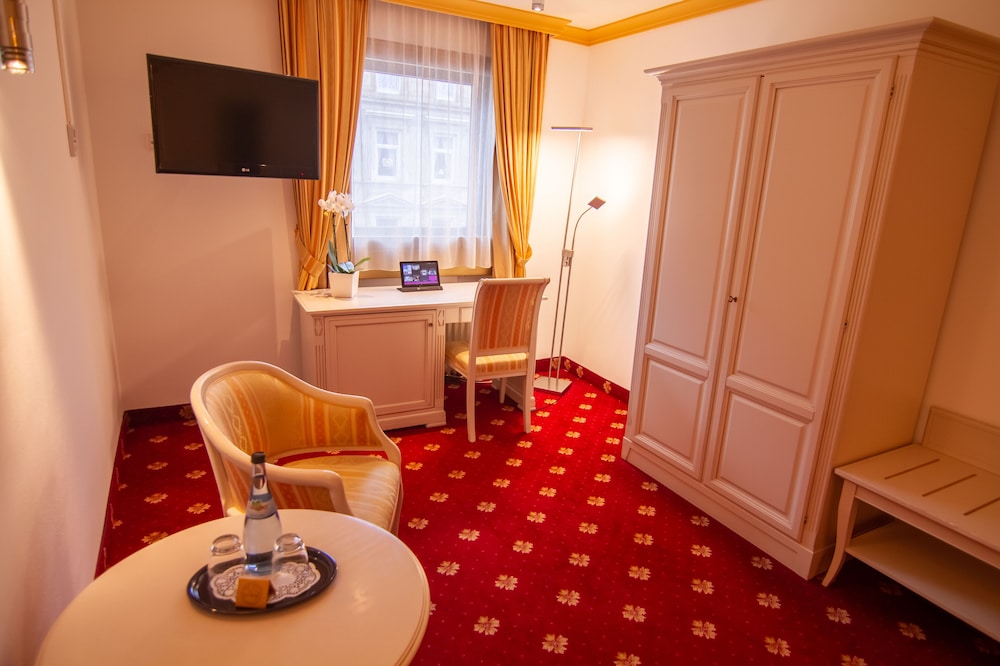 Comfort Double Room (Main Building) - Photo 3