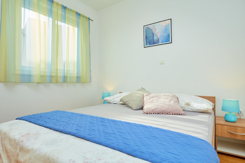 City Apartment, 2 Bedrooms, Balcony photo 1
