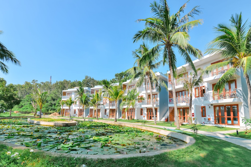 Deluxe Double Room with Lotus View photo 3