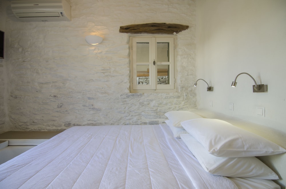 Traditional Double Room (Economy) - Photo 6