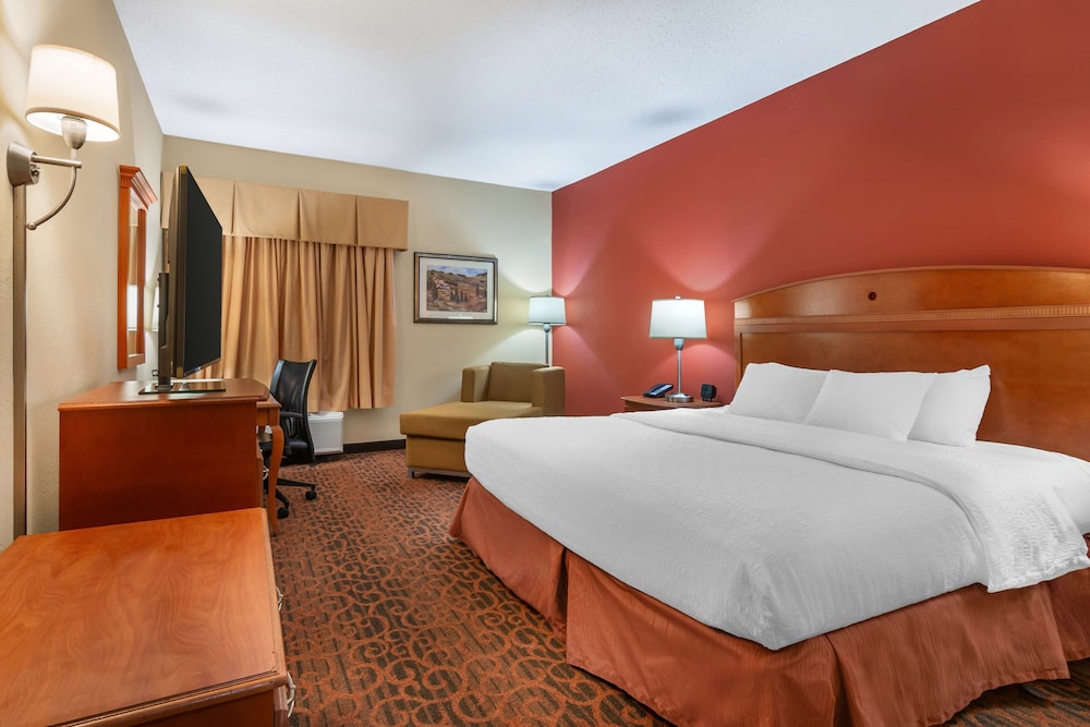 Standard Room, 1 King Bed, Accessible, Non Smoking - Photo 1