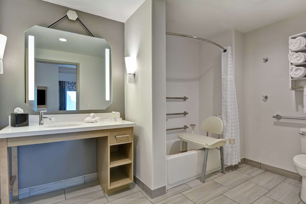 Suite, 1 Bedroom, Accessible, Bathtub - Photo 3