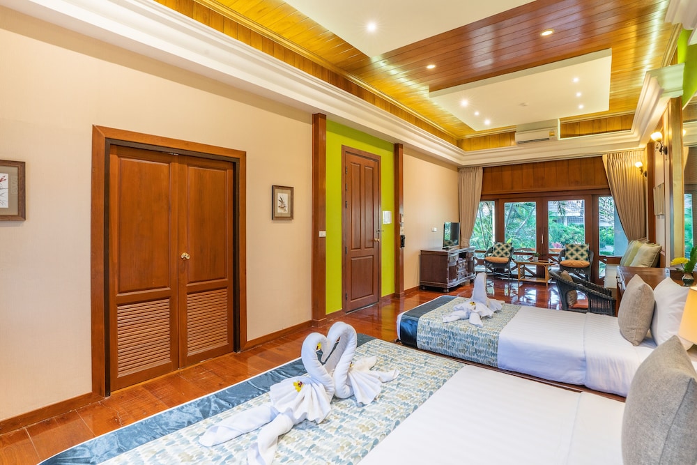 Family Room - Photo 8