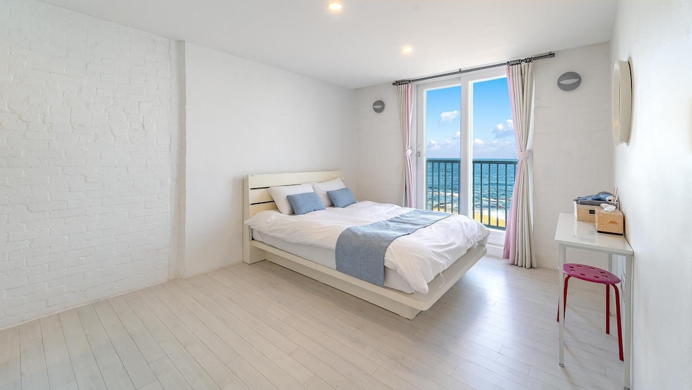 Basic Room, 1 Bedroom (401(Ocean view)) - Photo 3