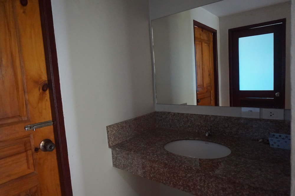 Standard Twin Room photo 3