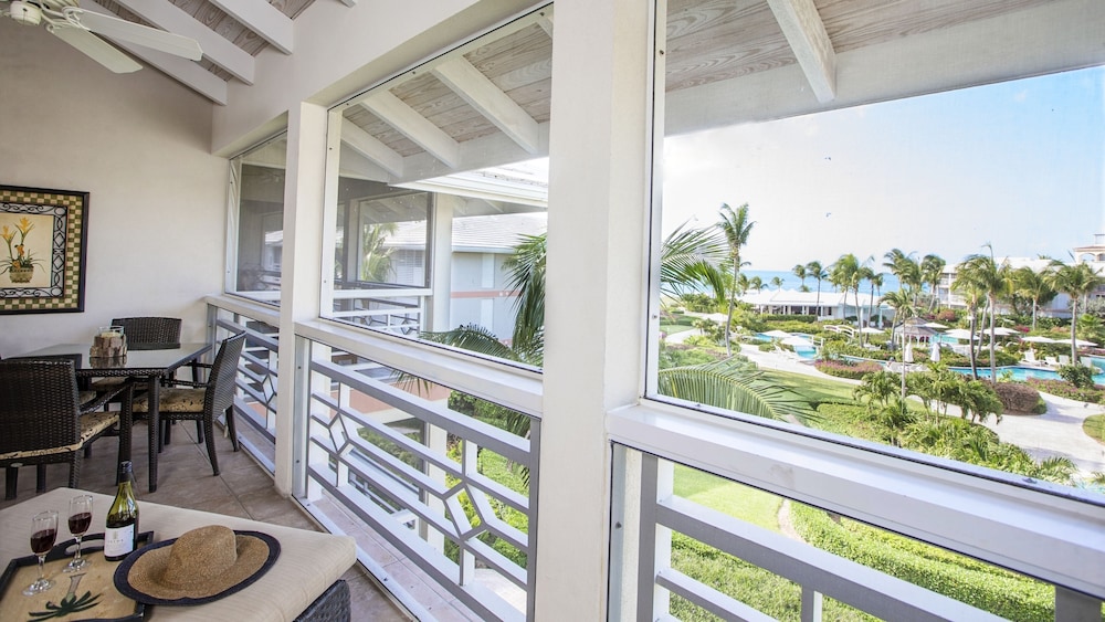 Junior Suite, Partial Ocean View