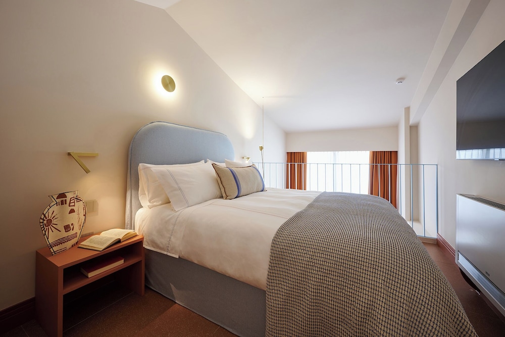 The Penthouse Suite room 401 photo 3
