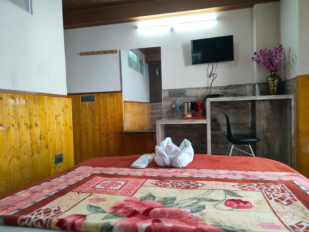 Deluxe Double Room - Photo 9