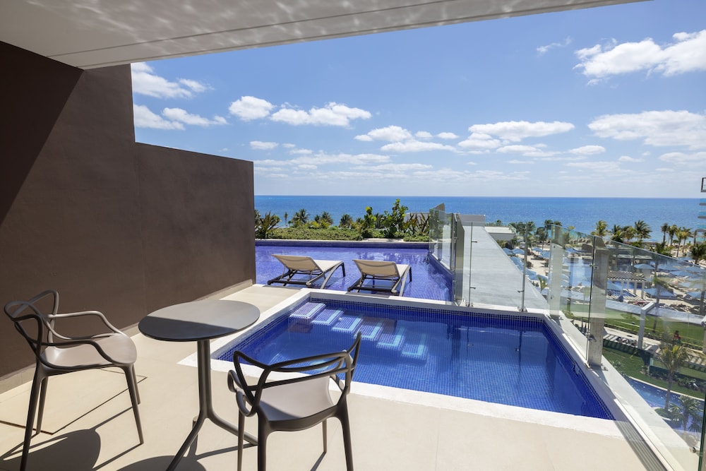 Luxury Junior Suite Ocean Front Swim Out Diamond Club - Photo 12