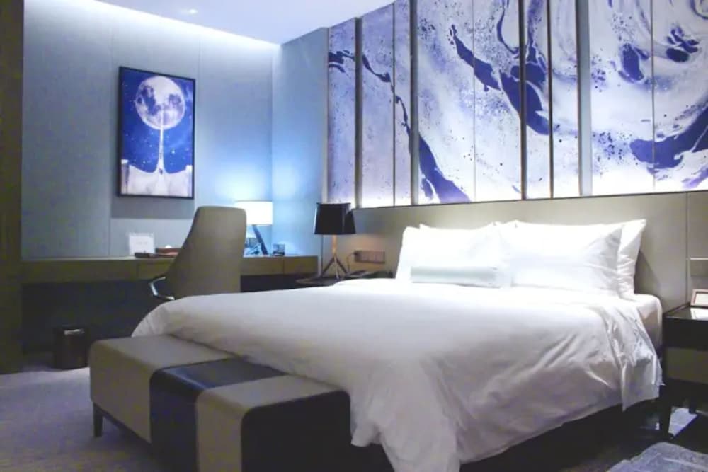 Legendary King Room photo 3