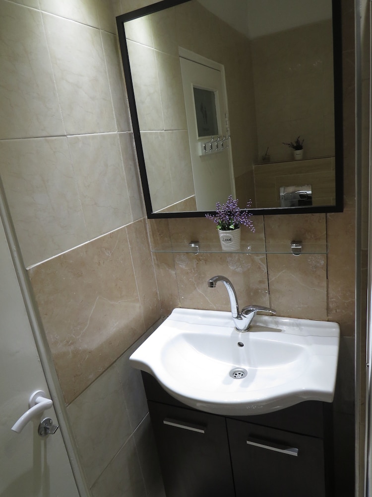 Apartment, 2 Bedrooms, Partial Sea View photo 3