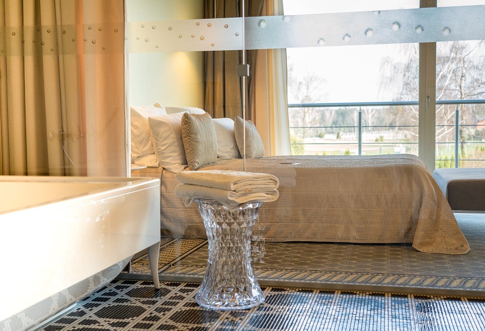 Deluxe Suite (Spa Access) photo 3